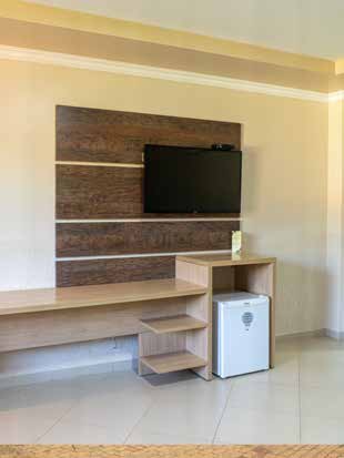Bancada com TV do apartamento Super Luxo